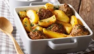 Polpette di carne con patate forno/fritte