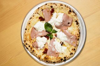 Піца з шинкою мортадела (450 г)