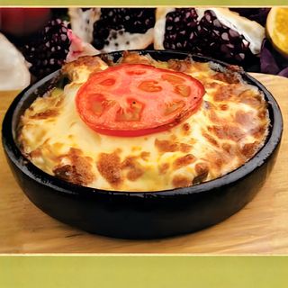 Roast beef with mushrooms and cheese