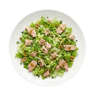 Зелена салата с риба тон