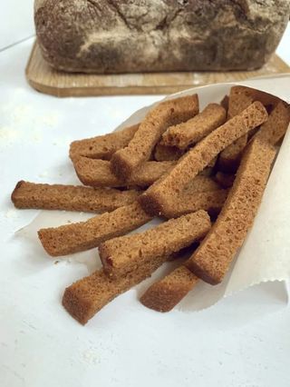 Грінка житня зі смаком телятини з аджикою (50г)