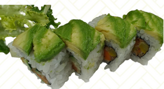 40. Uramaki tempura di verdure con esterno avocado