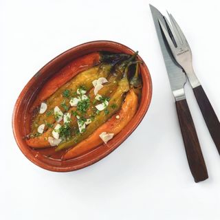 Salata ardei copti iuti