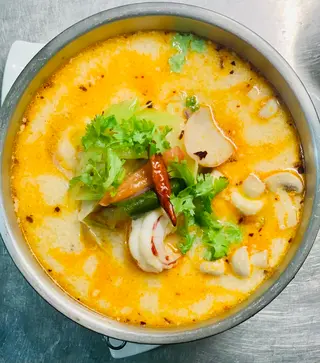 8. Tom yum kung