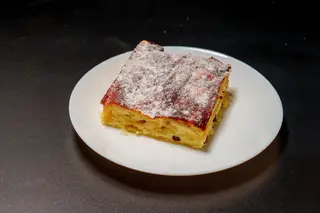 Placinta cu branza dulce si stafide