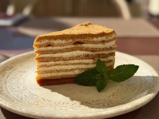 Медовик (130g)