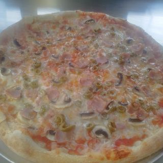 Pizza Cuatro Estaciones (40 x 40 Cm.)