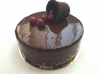 Tort Mousse cu visine - 1.3kg