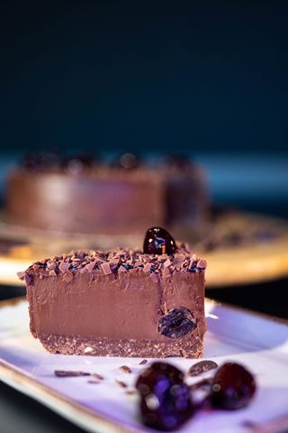  Торта Линд Черна череша