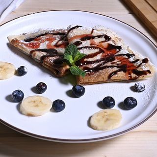 Clatite cu dulceata visine / fructe de padure