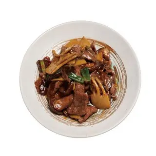 Wok de ternera con bambú y setas