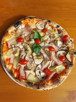 Pizza Capricciosa Ø32cm