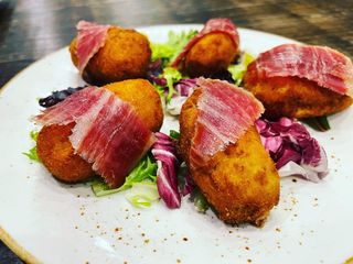 Croquetones Caseros De Puchero con Jamón Ibérico (5 Uds.)