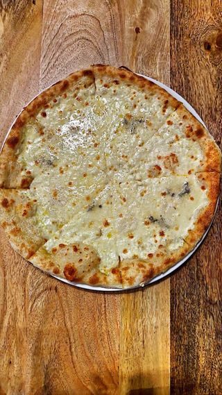 Пица Куатро Формаджи (400г)