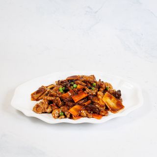 Svinjetina s bambusom i kineskim gljivama