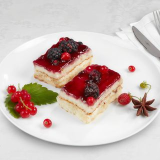 Tarta De Yogurt Y Frutos Rojos (Porción)