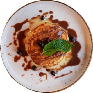 Панкейки с шоколадом и сгущенным молоком