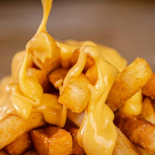 CARTOFI PRAJITI CU CEDAR SI CEAPA CRISPI