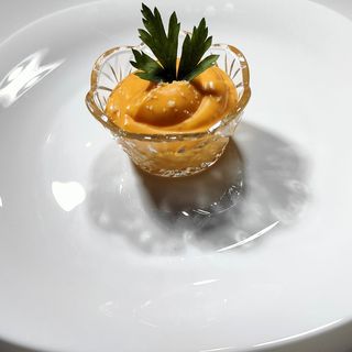 Sos de brânzǎ Cheddar