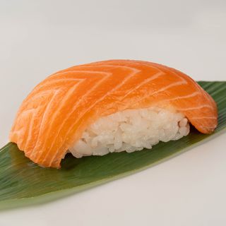 Нігірі з лососем (35г)