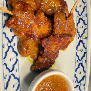 Satay Nuea (4 Uds.)