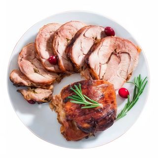 Plato De Lomo Fresco con Patatas y Pimientos del Piquillo