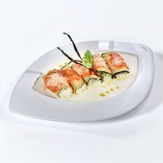 Involtini de vinete cu branza feta si rosii