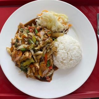 2 Smażony kurczak z papryką na ostro