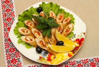 Блинчики с красной икрой