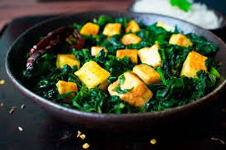 Saag De Espinacas Con Queso