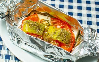 Branza in folie cu legume