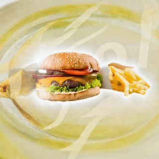 Burger de vita B90 cu cartofi prajiti