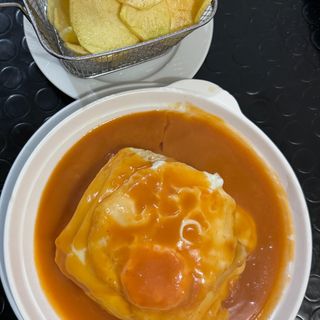 Francesinha À Moda Do Porto
