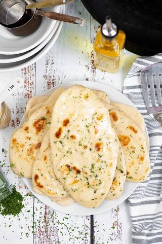 Cheese And Garlic Naan