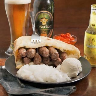 Čevapi u somunu mali