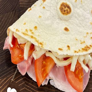 Q3 - Fiocco, mozzarella, pomodoro e maio