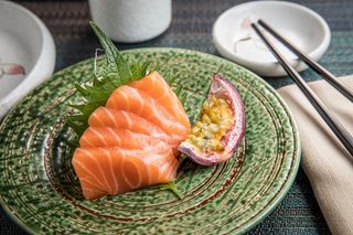 106. Sashimi salmone 6 pezzi