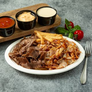 Kebab na talerzu dla dzieci