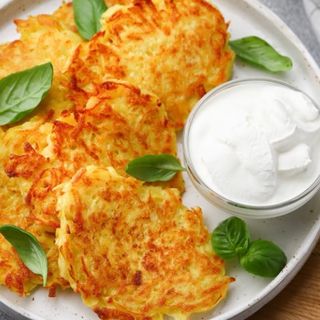 Dranniki with sour cream (3 pieces)