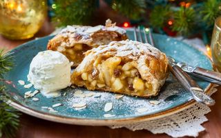 Штрудель з  яблучно-грушевою начинкою (250г)