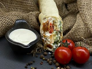 Сулугуні з м'ясом (500 грам)