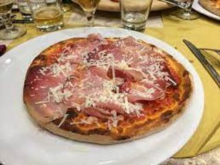 Pizza speck e scaglie
