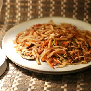 Spaghetti udon con vitello