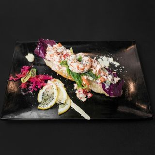 Pincho de cóctel de marisco y gambón