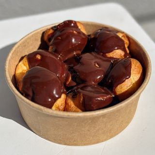 Профітролі в шоколаді, 250 г.