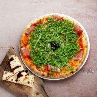 Parađina pizza 32 cm +Palačinke Eurokrem (2 kom)