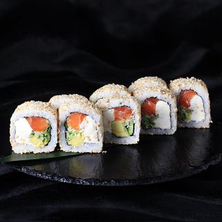 Рол Філадельфія з лососем в кунжуті (270г)