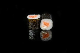24- Maki salmón (8 pzs.)