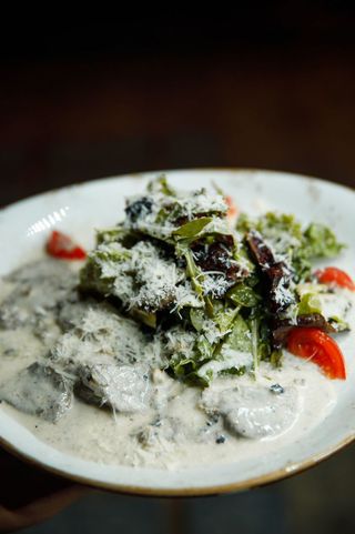 Ростбиф с рукколой в сливочном соусе 