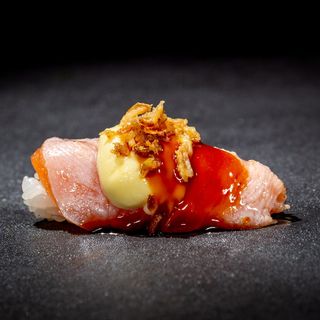Nigiri salmon flambe 2 pezzi